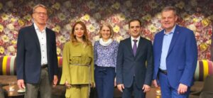 Groepsfoto van vertegenwoordigers van de Hotelstars Union en de Azerbaijan Hotel Association tijdens de officiële toetreding van Azerbeidzjan als volwaardig lid, gemaakt in Oslo.